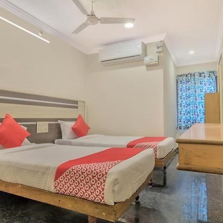 Oyo 11428 Hotel Krishna'S Residency Гайдарабад Екстер'єр фото