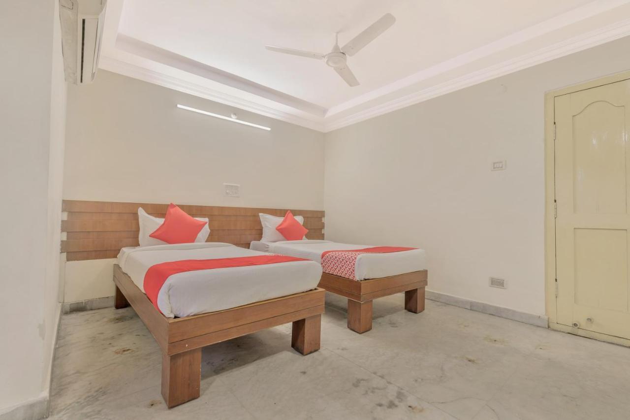Oyo 11428 Hotel Krishna'S Residency Гайдарабад Екстер'єр фото