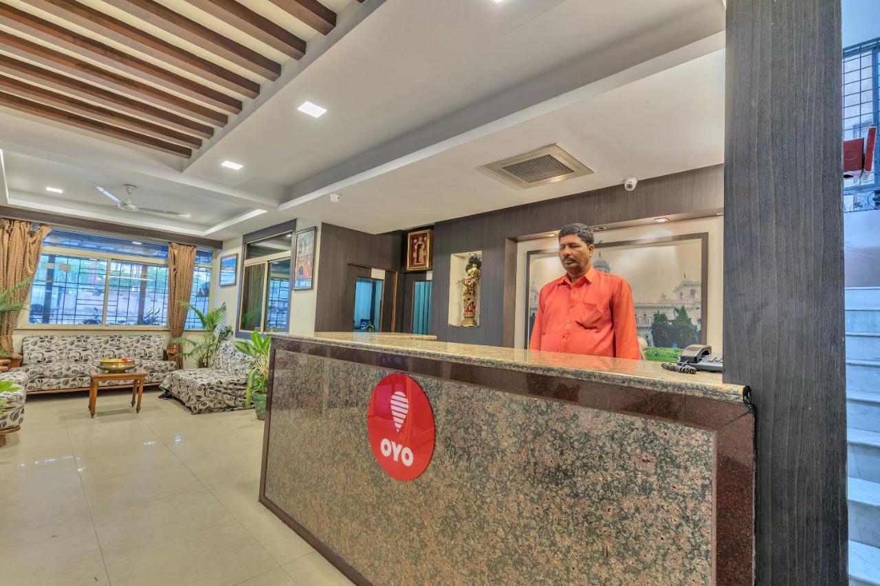 Oyo 11428 Hotel Krishna'S Residency Гайдарабад Екстер'єр фото