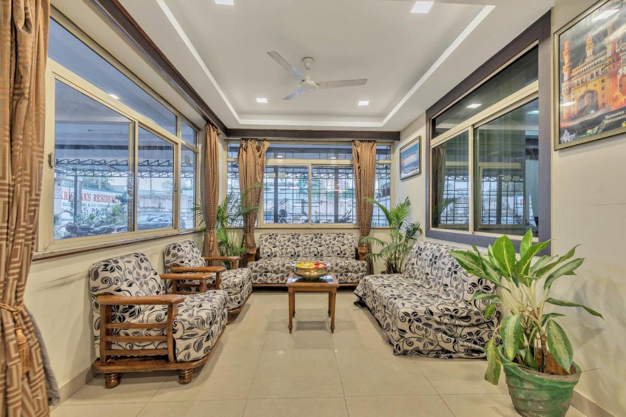 Oyo 11428 Hotel Krishna'S Residency Гайдарабад Екстер'єр фото
